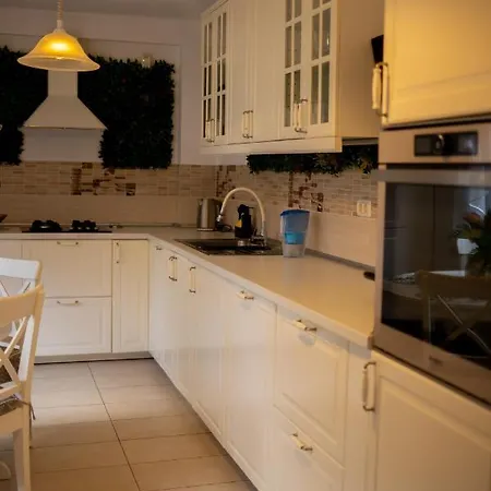 Vila - De Inchis Villa Navodari